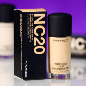 M.A.C Studio Fix Fluid SPF 15 Foundation-NC 20