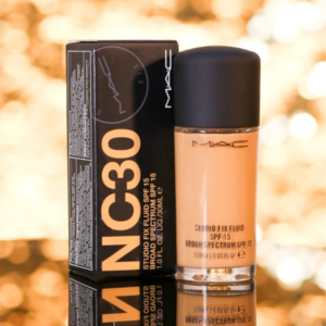 M.A.C Studio Fix Fluid SPF 15 Foundation-NC 30