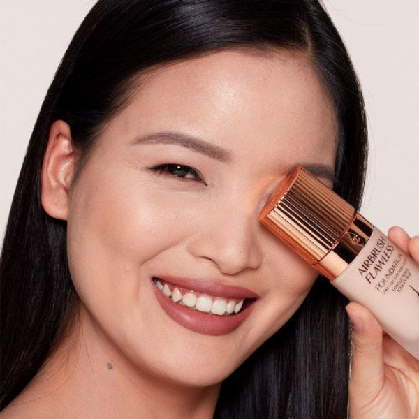 Charlotte Tilbury Airbrush Flawless No. 4 Neutral / Neutre - Foundation, 30 ml - Image 2